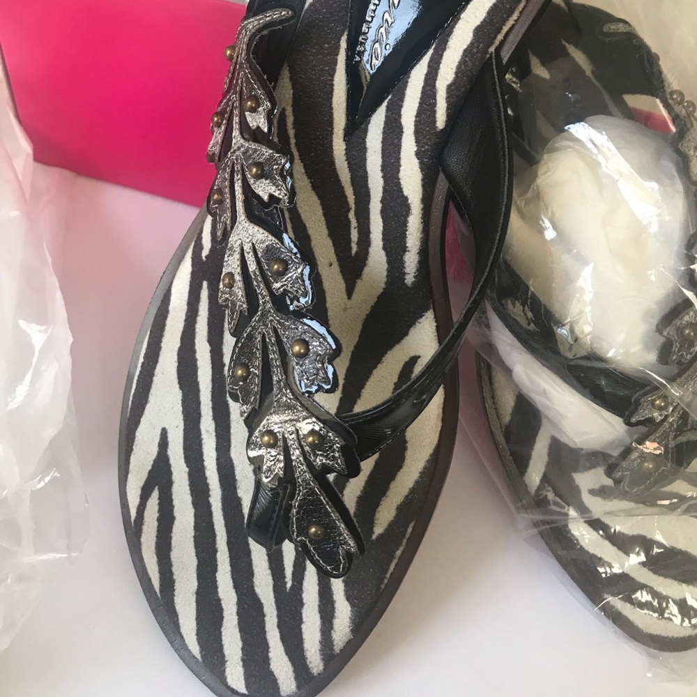 Woman’s sandals this msg by Dezario style “Shadow” Sz 9 NIB